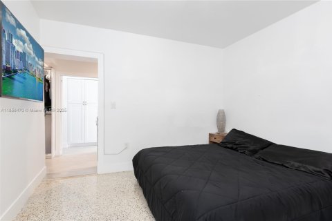 House in Miami, Florida 3 bedrooms, 140.19 sq.m. № 1889196 - photo 22