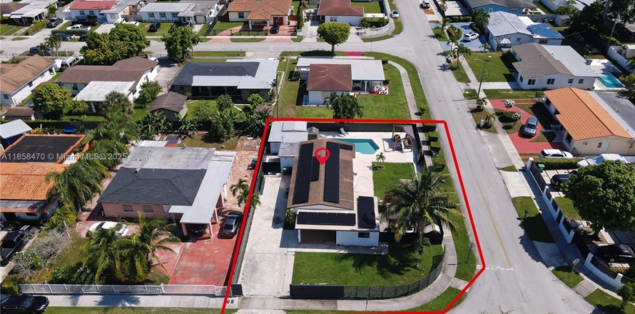 House in Miami, Florida 3 bedrooms, 140.19 sq.m. № 1889196