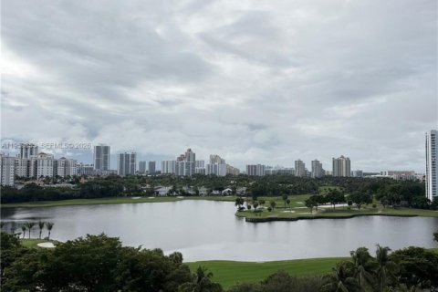 Condo in Aventura, Florida, 2 bedrooms  № 2052932 - photo 22