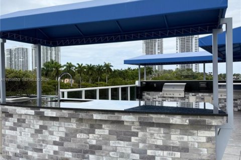 Condo in Aventura, Florida, 2 bedrooms  № 2052932 - photo 21