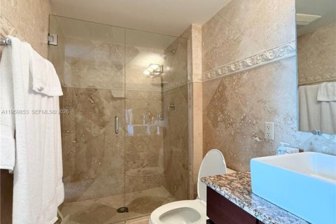 Condo in Aventura, Florida, 2 bedrooms  № 2052932 - photo 11