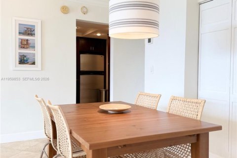 Condo in Aventura, Florida, 2 bedrooms  № 2052932 - photo 7