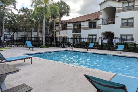 Снять в аренду кондоминиум в Холливуд, Флорида 2 спальни, 98.48м2, № 1957962 - фото 13