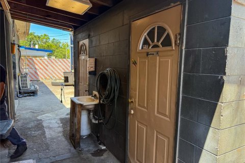 Commercial property in Kissimmee, Florida 218.88 sq.m. № 1888548 - photo 4