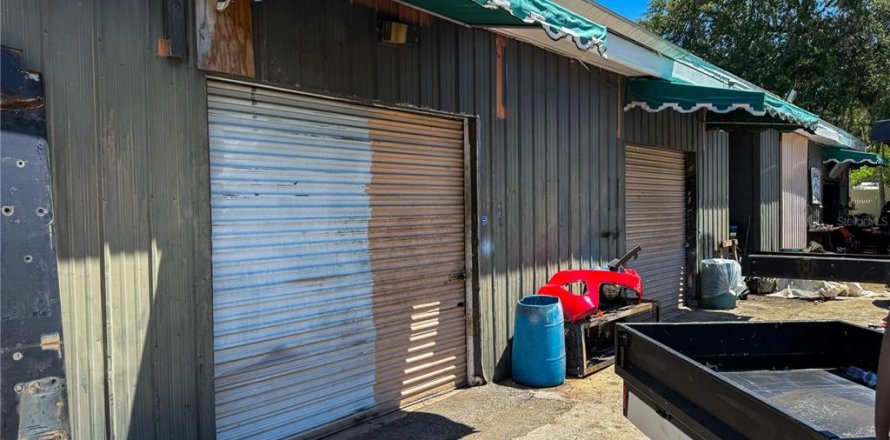 Commercial property in Kissimmee, Florida 218.88 sq.m. № 1888548