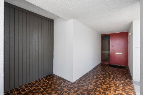 Copropriété à vendre à Tampa, Floride: 2 chambres, 160.72 m2 № 2348025 - photo 4