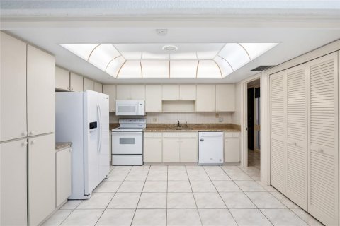 Copropriété à vendre à Tampa, Floride: 2 chambres, 160.72 m2 № 2348025 - photo 14