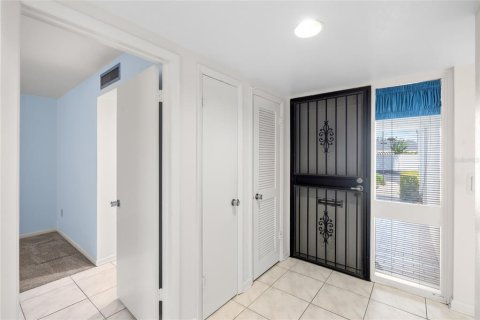 Copropriété à vendre à Tampa, Floride: 2 chambres, 160.72 m2 № 2348025 - photo 6