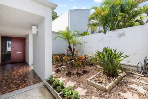 Copropriété à vendre à Tampa, Floride: 2 chambres, 160.72 m2 № 2348025 - photo 3
