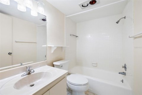 Copropriété à vendre à Tampa, Floride: 2 chambres, 160.72 m2 № 2348025 - photo 27