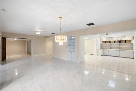 Copropriété à vendre à Tampa, Floride: 2 chambres, 160.72 m2 № 2348025 - photo 9