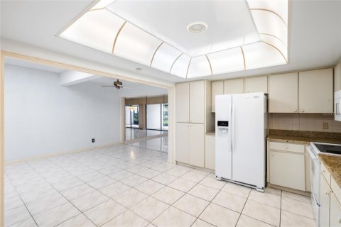 Copropriété à vendre à Tampa, Floride: 2 chambres, 160.72 m2 № 2348025 - photo 16