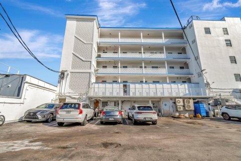 Condo in Delray Beach, Florida, 3 bedrooms  № 952414 - photo 1