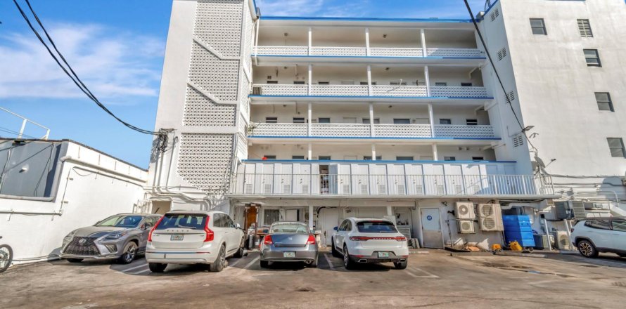 Condo à Delray Beach, Floride, 3 chambres № 952414
