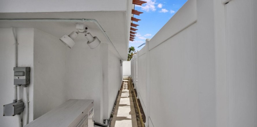 Villa ou maison à Lauderdale-by-the-Sea, Floride 3 chambres, 128.39 m2 № 1152138