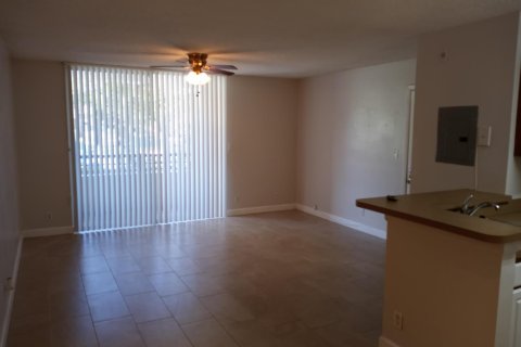 Copropriété à louer à Coconut Creek, Floride: 1 chambre, 57.6 m2 № 2406115 - photo 7