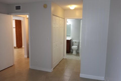 Copropriété à louer à Coconut Creek, Floride: 1 chambre, 57.6 m2 № 2406115 - photo 11