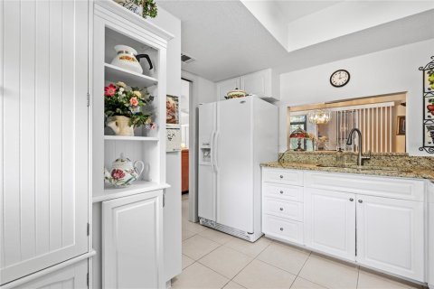 Condo in Sarasota, Florida, 2 bedrooms  № 1725747 - photo 7