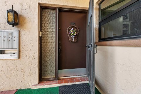 Condo in Sarasota, Florida, 2 bedrooms  № 1725747 - photo 3