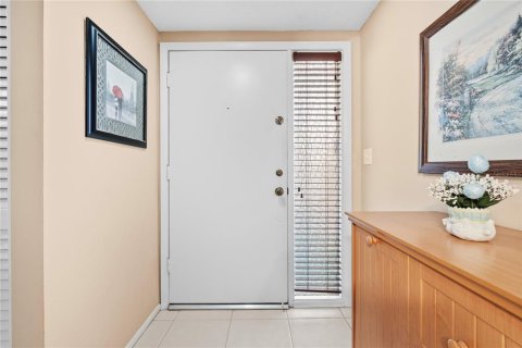 Condo in Sarasota, Florida, 2 bedrooms  № 1725747 - photo 5