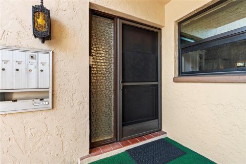 Condo in Sarasota, Florida, 2 bedrooms  № 1725747 - photo 2