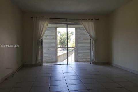 Condo in Hollywood, Florida, 1 bedroom  № 2006860 - photo 4