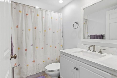 Condo in Saint Petersburg, Florida, 2 bedrooms  № 2094267 - photo 20
