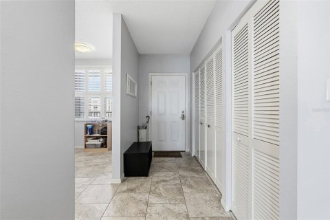 Condo in Saint Petersburg, Florida, 2 bedrooms  № 2094267 - photo 3