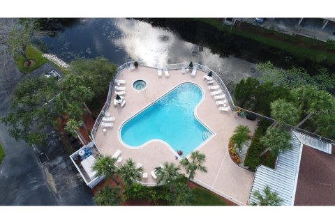 Condo in Saint Petersburg, Florida, 2 bedrooms  № 2094267 - photo 27