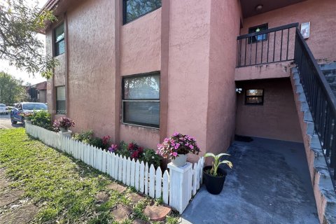 Condo in Hialeah, Florida, 3 bedrooms  № 1862764 - photo 2