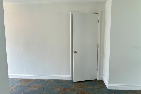 Condo in Orlando, Florida, 3 bedrooms  № 2209913 - photo 9