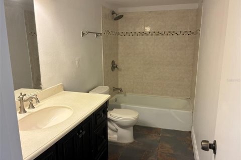 Condo in Orlando, Florida, 3 bedrooms  № 2209913 - photo 11