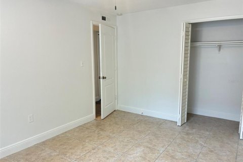 Condo in Orlando, Florida, 3 bedrooms  № 2209913 - photo 15