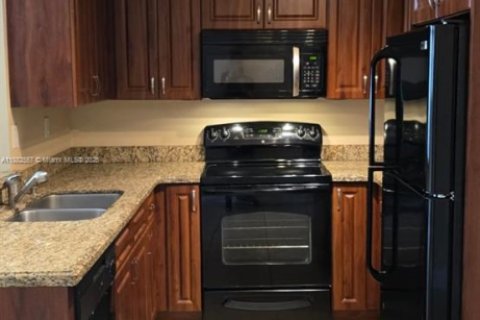 Copropriété à louer à Pembroke Pines, Floride: 2 chambres, 94.39 m2 № 1931827 - photo 6