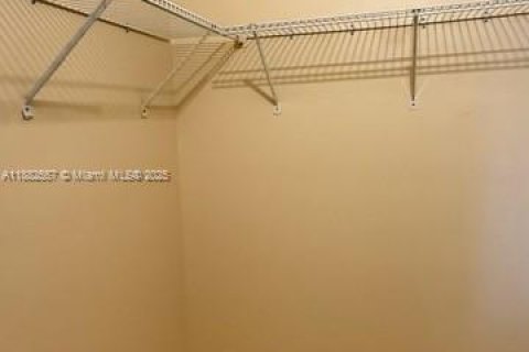 Copropriété à louer à Pembroke Pines, Floride: 2 chambres, 94.39 m2 № 1931827 - photo 19