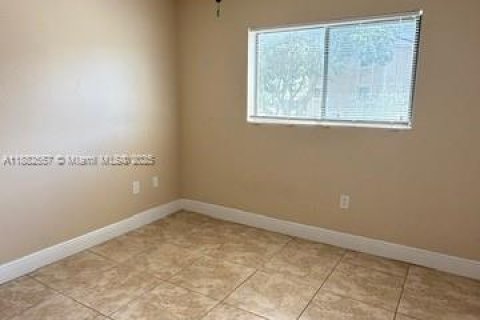 Copropriété à louer à Pembroke Pines, Floride: 2 chambres, 94.39 m2 № 1931827 - photo 15