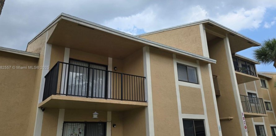 Condo à Pembroke Pines, Floride, 2 chambres  № 1931827