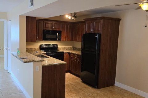 Copropriété à louer à Pembroke Pines, Floride: 2 chambres, 94.39 m2 № 1931827 - photo 7