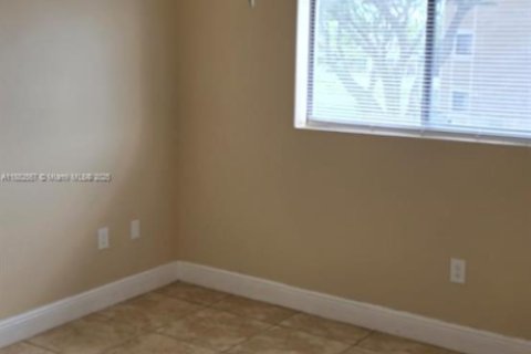 Copropriété à louer à Pembroke Pines, Floride: 2 chambres, 94.39 m2 № 1931827 - photo 14