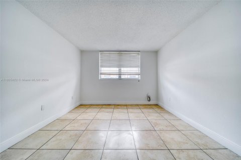 Copropriété à vendre à North Miami, Floride: 1 chambre, 62.52 m2 № 1868055 - photo 8