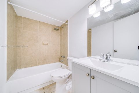 Copropriété à vendre à North Miami, Floride: 1 chambre, 62.52 m2 № 1868055 - photo 10
