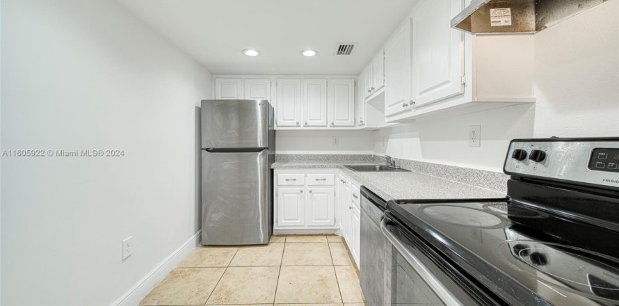 Condo à North Miami, Floride, 1 chambre  № 1868055