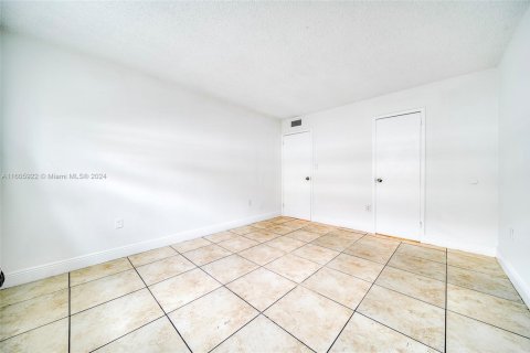 Copropriété à vendre à North Miami, Floride: 1 chambre, 62.52 m2 № 1868055 - photo 6
