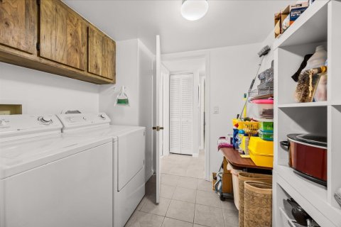 Condo in Port St. Lucie, Florida, 2 bedrooms № 2172391 - photo 23