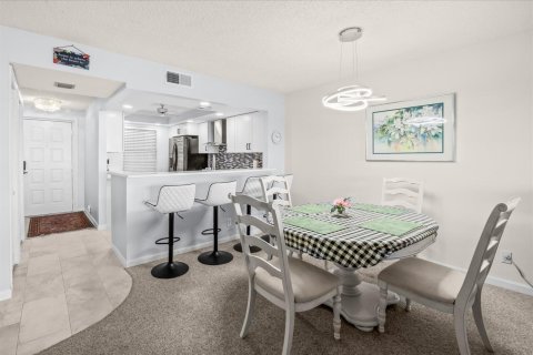 Condo in Port St. Lucie, Florida, 2 bedrooms № 2172391 - photo 13