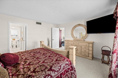 Condo in Port St. Lucie, Florida, 2 bedrooms № 2172391 - photo 18