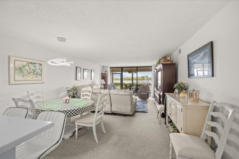 Condo in Port St. Lucie, Florida, 2 bedrooms № 2172391 - photo 12