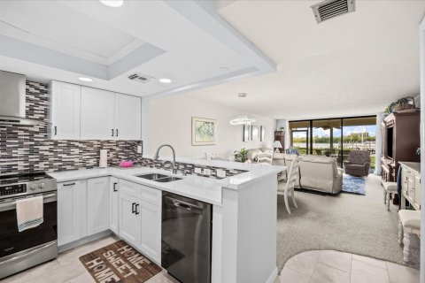 Condo in Port St. Lucie, Florida, 2 bedrooms № 2172391 - photo 7