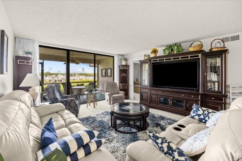 Condo in Port St. Lucie, Florida, 2 bedrooms № 2172391 - photo 14