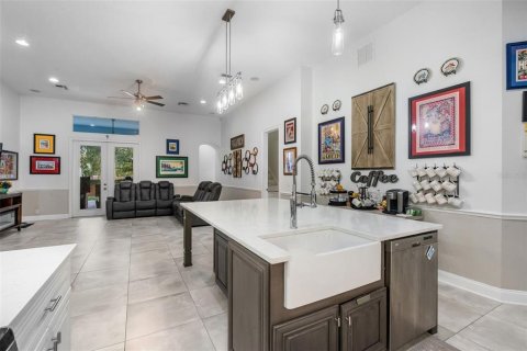 House in Windermere, Florida 5 bedrooms, 311.97 sq.m. № 2112533 - photo 9